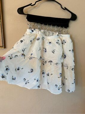 Universal Thread Floral Blue, and White Mini Ruffle Skirt